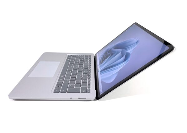Microsoft Surface Laptop Studio| 16GB | QWERTY TASTATUR – Bild 3